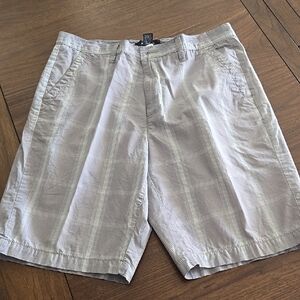 Apt. 9 Men's Light Gray Plaid Shorts
